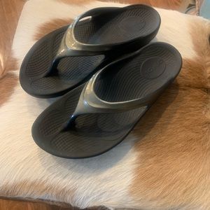 Oofos Sandals
